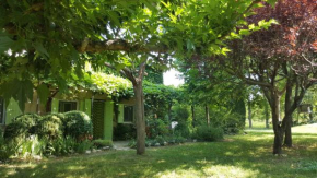 LA TONNELLE